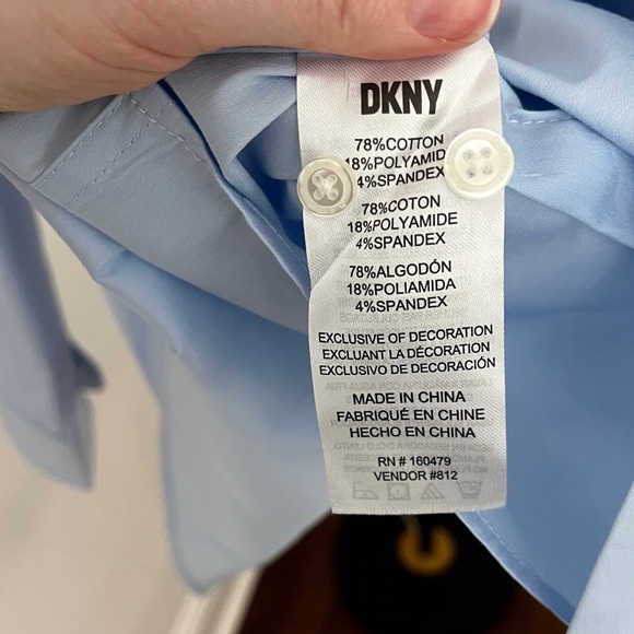 DKNY button down dress shirt in light blue | size M - Picture 9 of 10